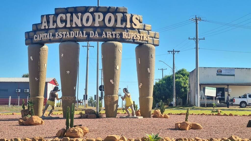 Imagem de compartilhamento para o artigo Alcinópolis e Paraíso das Águas terão sábado de calor com máximas que devem chegar a 39°C e ausência de chuva da MS Todo dia